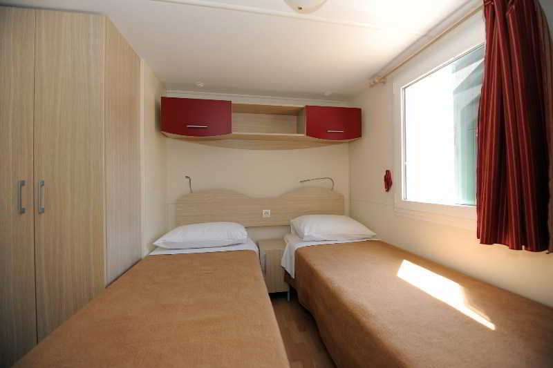 Apartment Holiday Village Zaton 宁 外观 照片